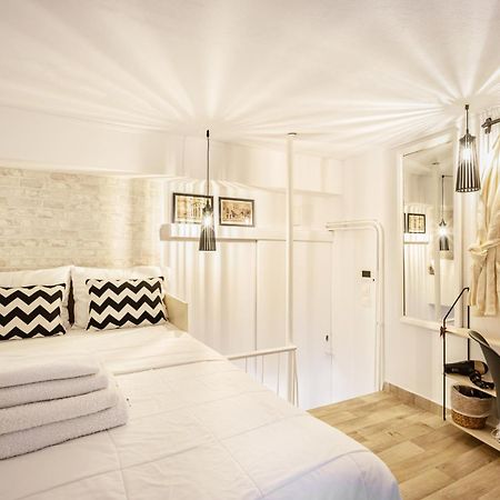 Acropolis Elegant Maisonette By Lodgespot 雅典 外观 照片