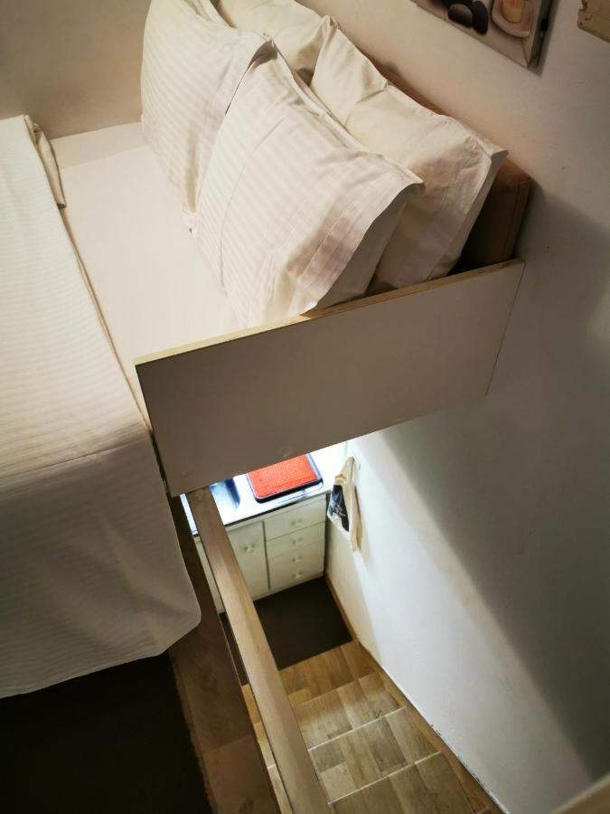 Acropolis Elegant Maisonette By Lodgespot 雅典 外观 照片