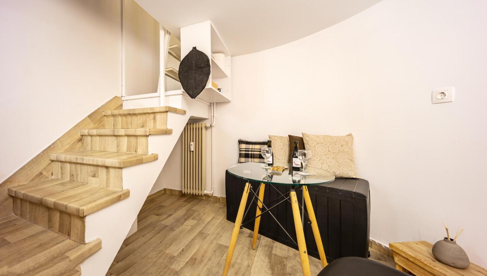 Acropolis Elegant Maisonette By Lodgespot 雅典 外观 照片