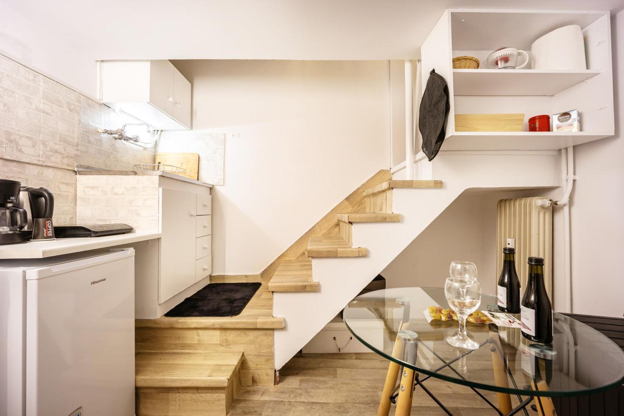 Acropolis Elegant Maisonette By Lodgespot 雅典 外观 照片